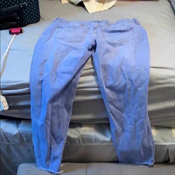 Old navy boyfriend jeans - Picture 2 of 2